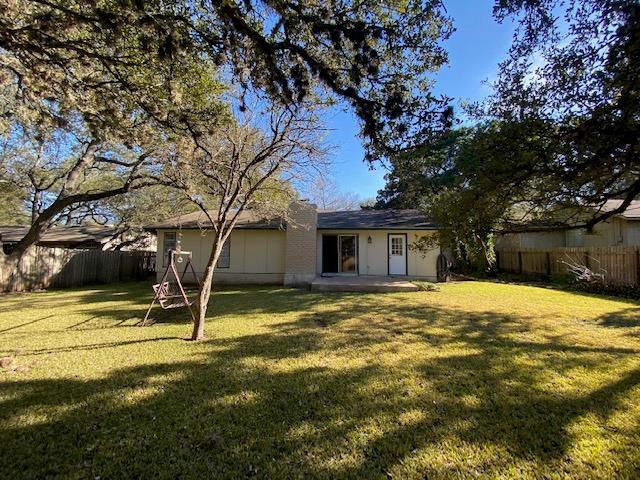 Building Photo - 9404 Shady Oaks Dr