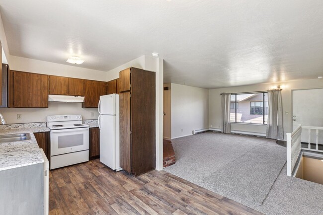 Building Photo - 1710 27th Ave