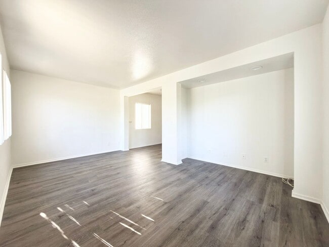 Building Photo - Charming Cottage in Oceanside!