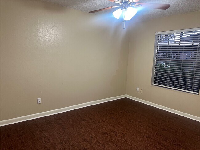 Building Photo - 2750 Holly Hall St