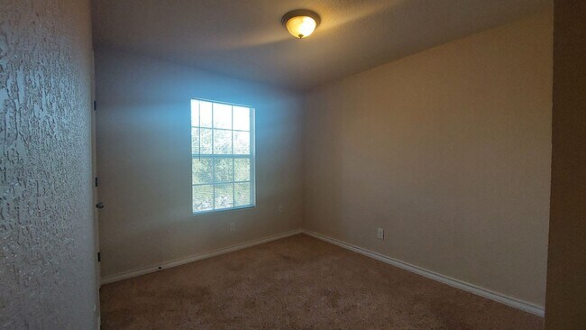 Building Photo - Wurzbach Heights Townhome for Rent ~ 3 Bedroom corner Unit with Private Yard and Garage