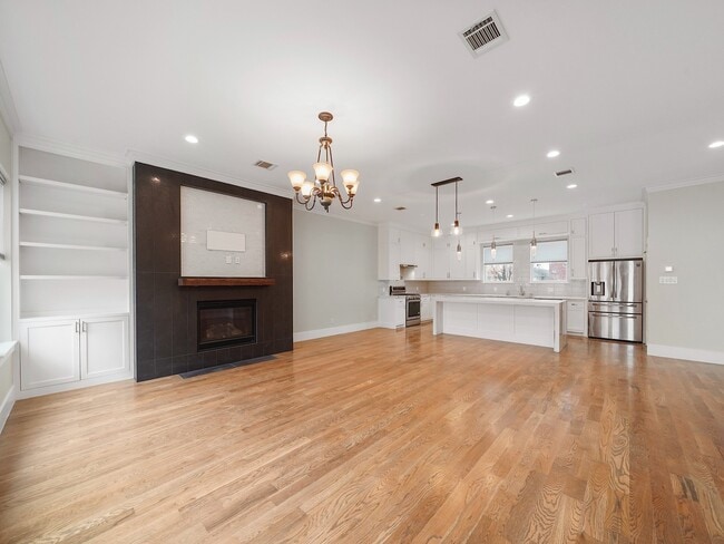 Building Photo - 1512 Thompson St