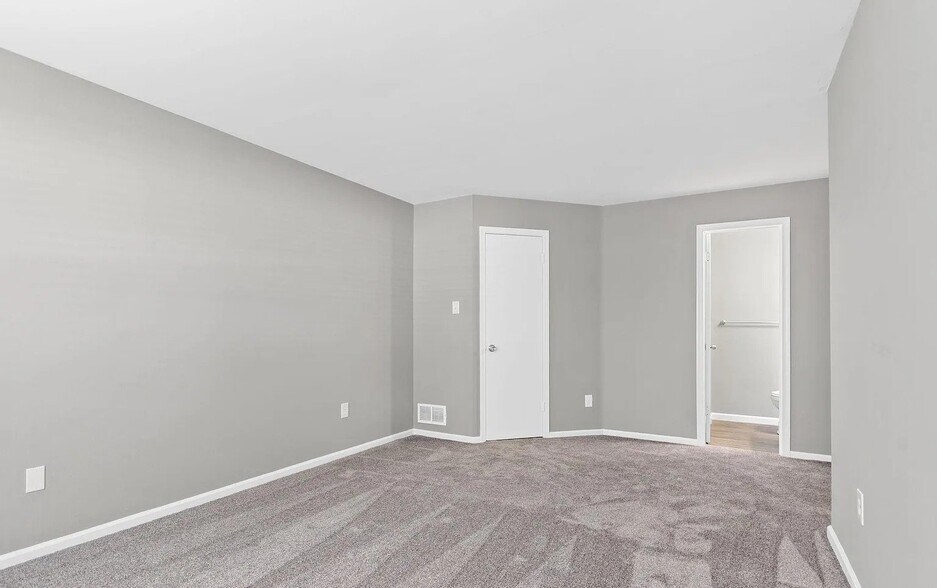 Building Photo - 617 Covington Ct