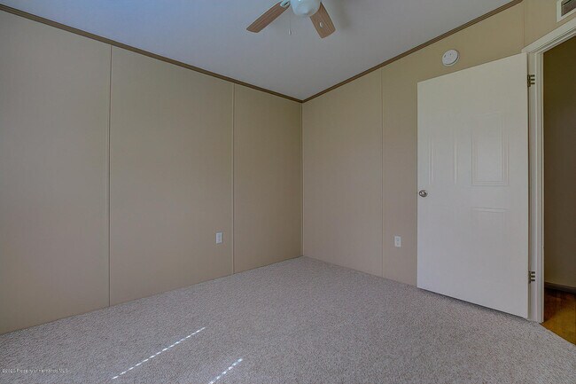 Building Photo - 14820 Aubrey Ave