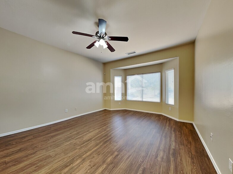 Building Photo - 5526 W Pecan Rd