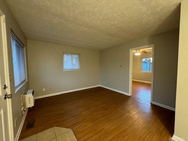 Building Photo - 246 Oak St