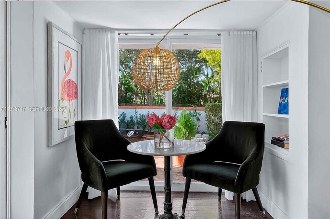 Building Photo - 800 NE 97th St