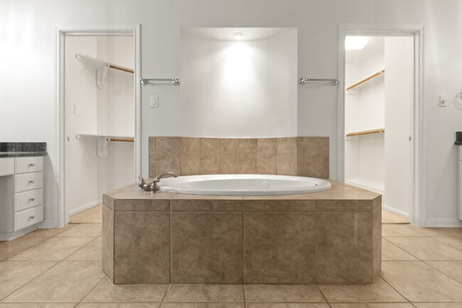 Building Photo - 5351 McCulloch Cir