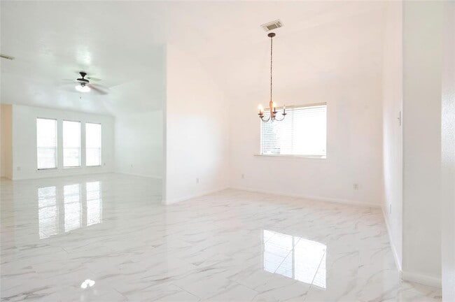 Building Photo - 7103 Bryton Park Dr