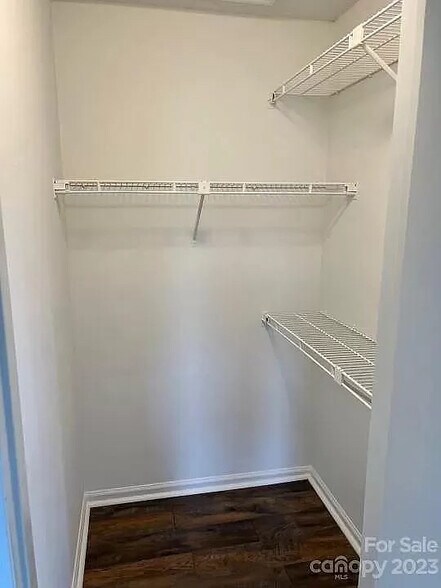 Building Photo - Room in Condo on Meadow Rose Ln