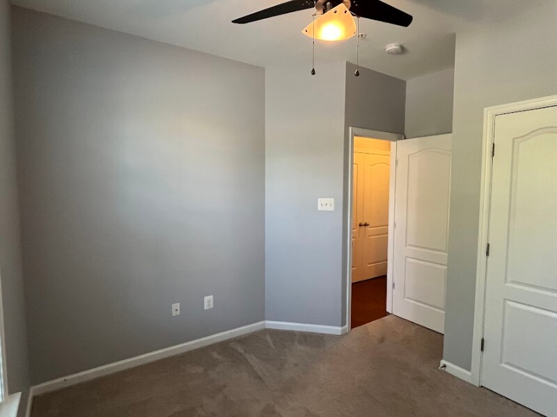 Building Photo - 2703 Osprey Way S