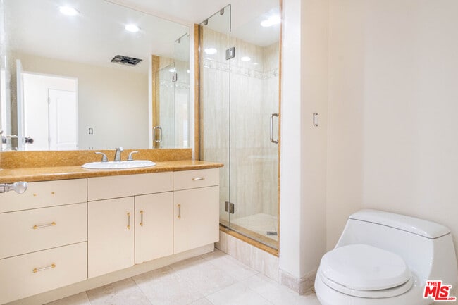 Building Photo - 480 N Robinwood Dr