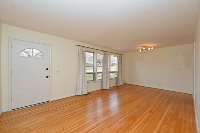 Building Photo - **WELL-LOVED AND WELL-MAINTAINED ONE-LEVEL CRIEVE HALL AREA HOME READY FOR YOU TO CALL HOME**