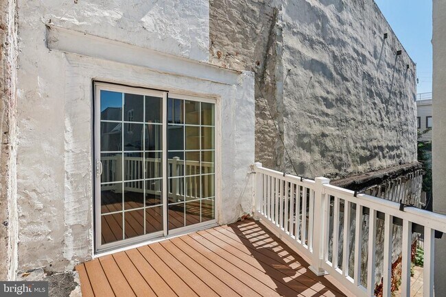 Building Photo - 810 N Hancock St