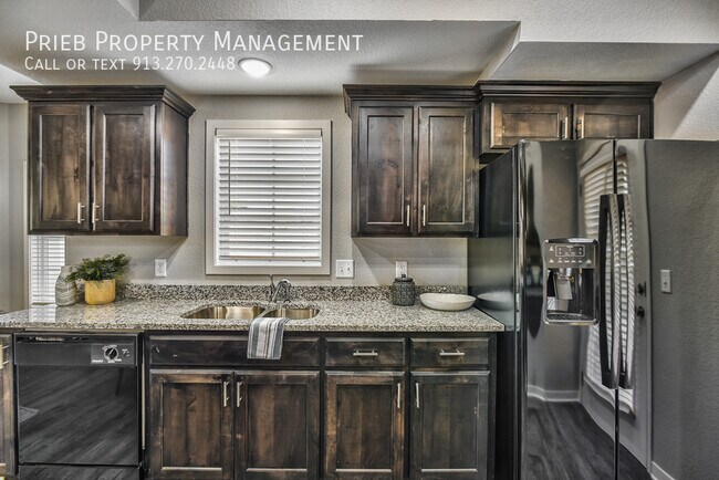 Building Photo - Parkview Apartments - Available October 10th