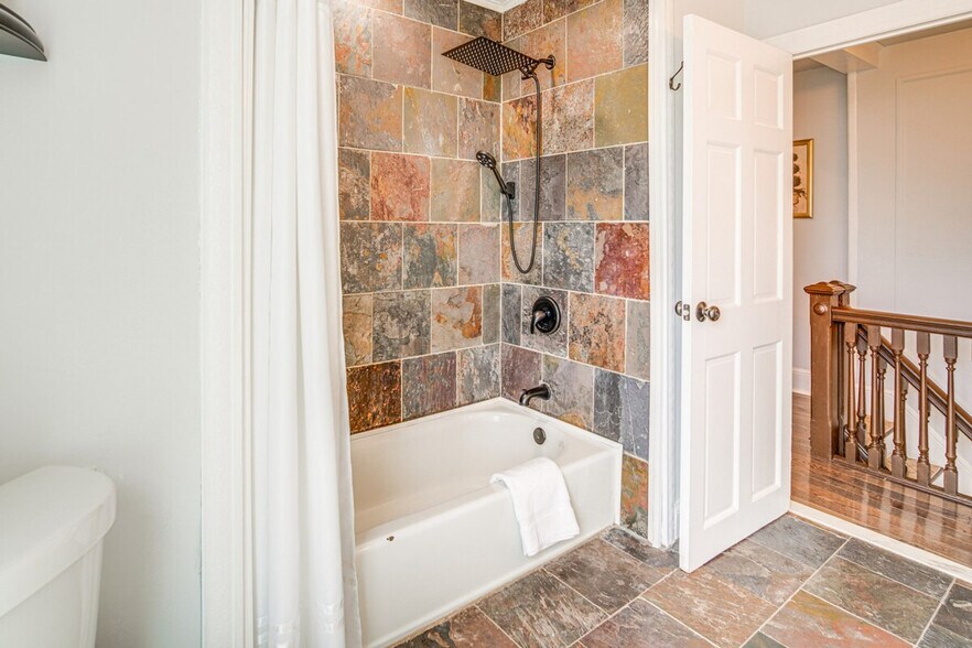 Building Photo - 6127 Longwood Ave