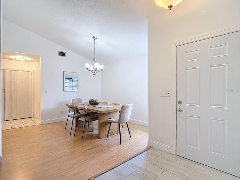 Building Photo - 5344 Lowell Ave