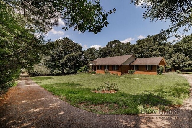 Building Photo - 8671 Macon Hwy