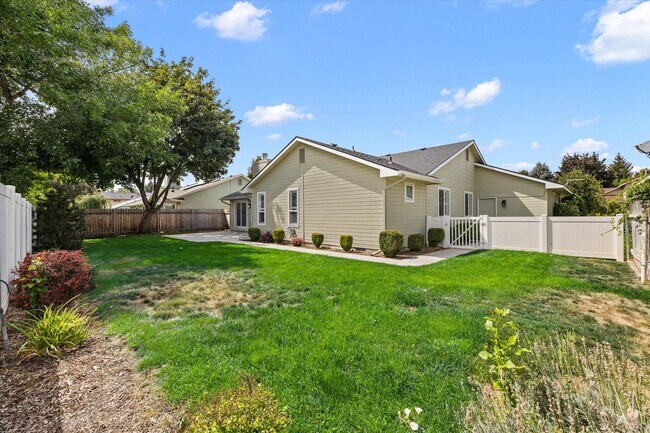 Building Photo - 2168 N Glennfield Way