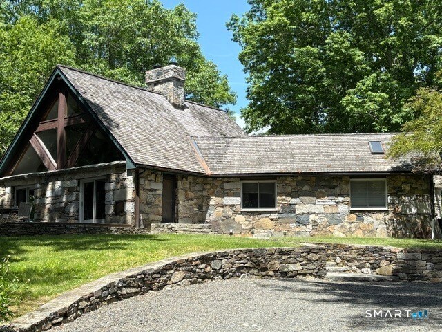 Building Photo - 40 Looking Glass Hill Rd