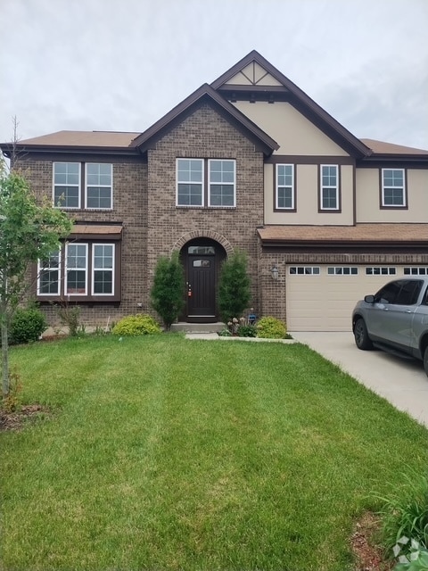 Building Photo - Massive, Newer 4 Bedroom Home in Pool Comm...