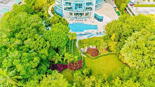 Building Photo - 2127 Brickell Ave