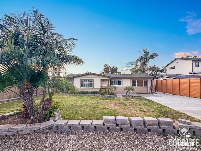 Building Photo - Coastal Charm Meets Modern Living in Beautiful Encinitas