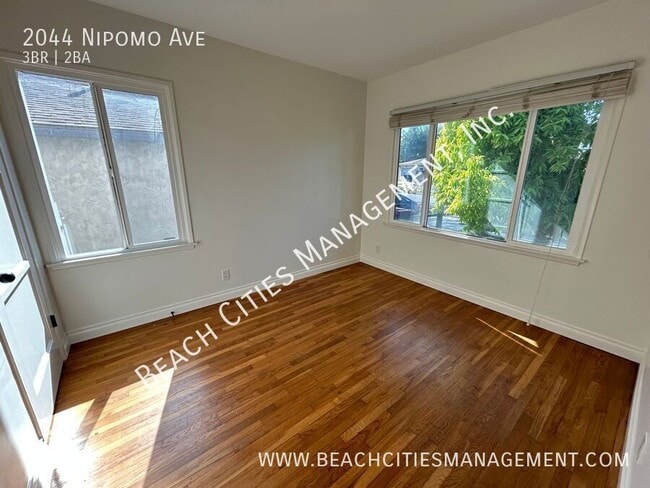 Building Photo - 2044 Nipomo Ave