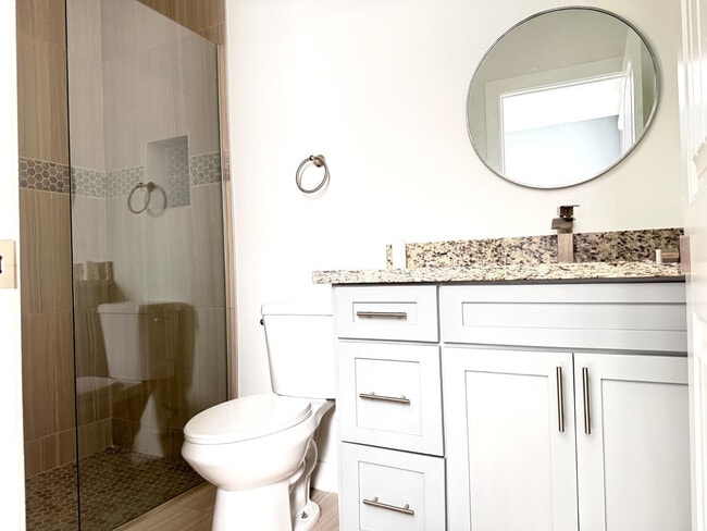 Building Photo - 1406 E Cinnabar Ave