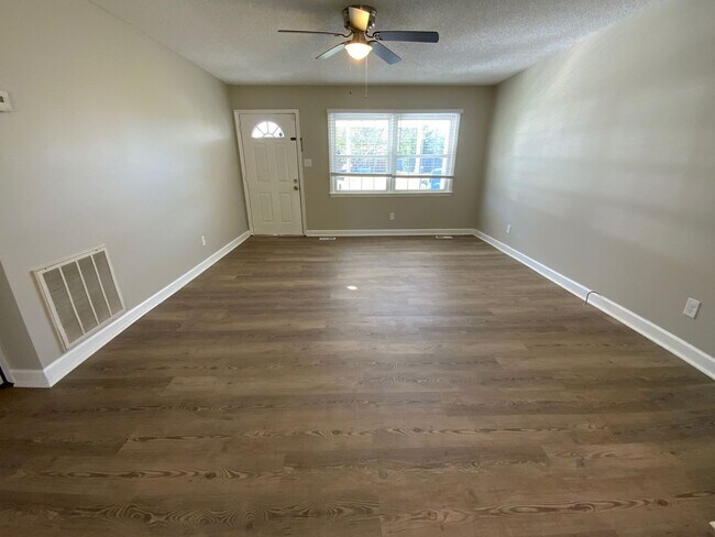 Building Photo - Welcome to Montclair!