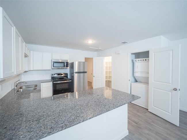 Building Photo - 16331 Jasmine Marie Pl