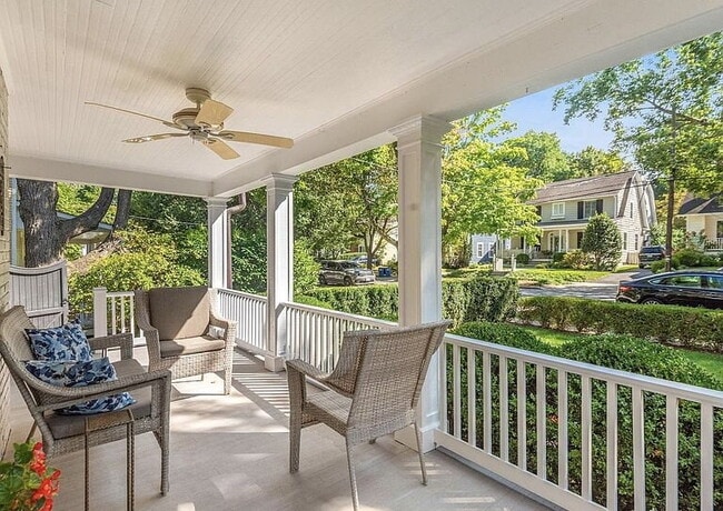 Building Photo - 3-Bed, 4-Bath Retreat in Chevy Chase!"