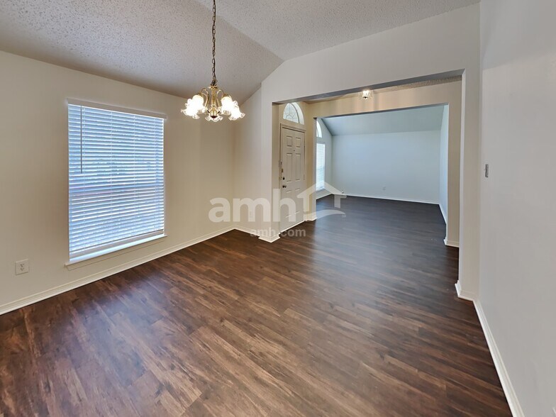 Building Photo - 6024 Silkcrest Trail