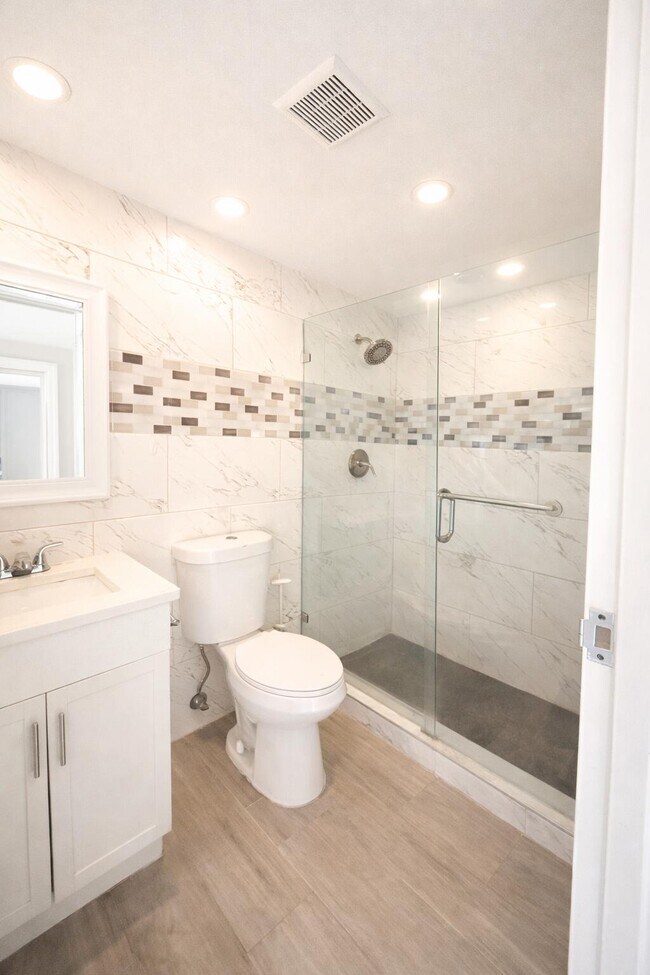 Building Photo - 299 Tuscany F