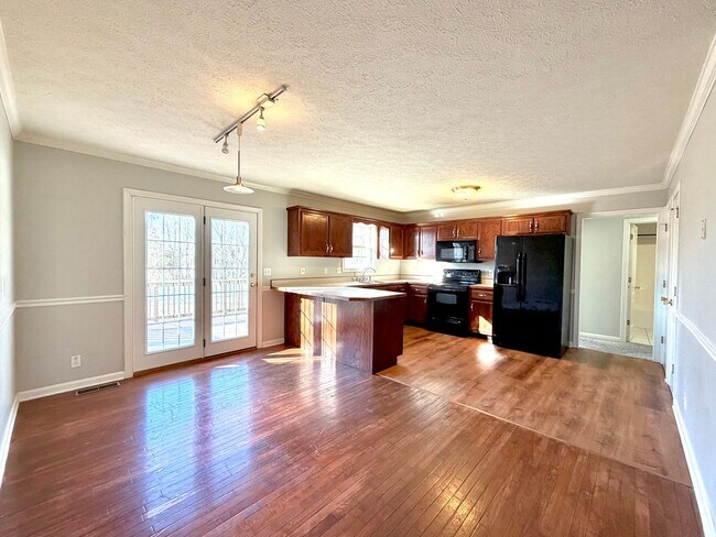 Building Photo - 1636 Cedar Springs Cir