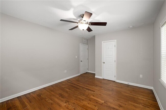 Building Photo - 1398 Deerwood Dr