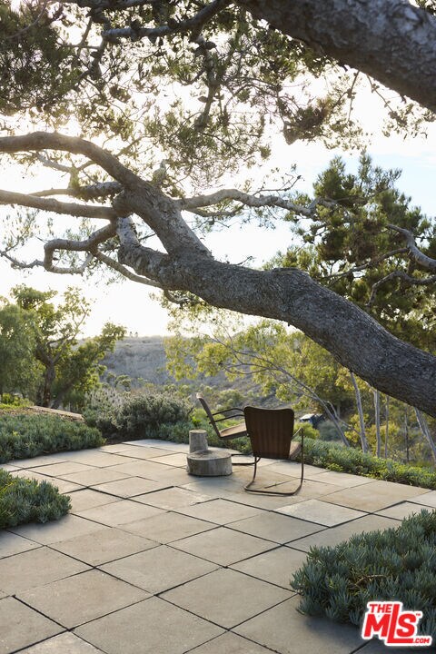 Building Photo - 5927 Busch Dr