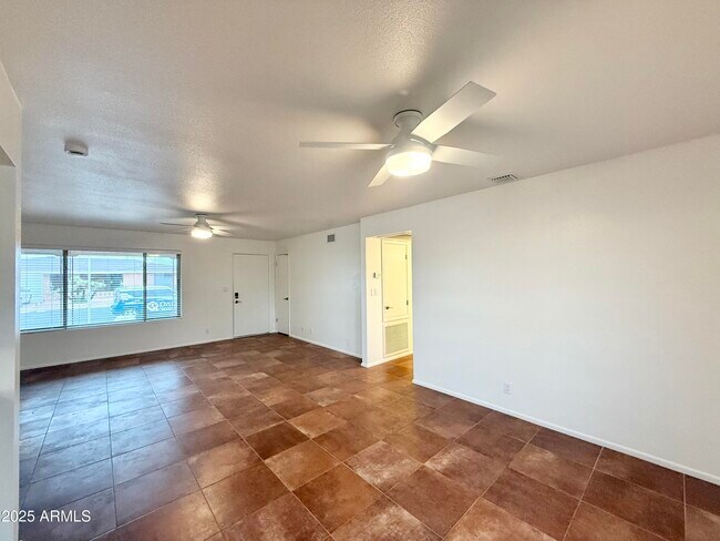 Building Photo - 4559 E Dragoon Ave