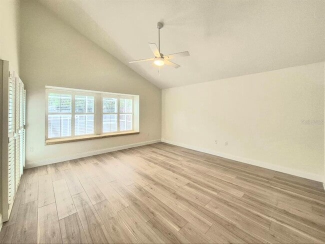 Building Photo - 2214 Green Oaks Ln