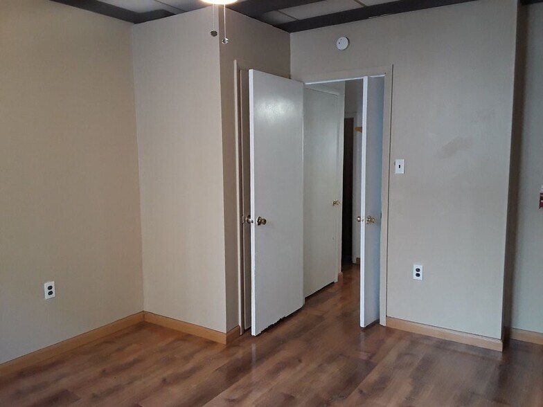 Building Photo - 1713 S 8th St