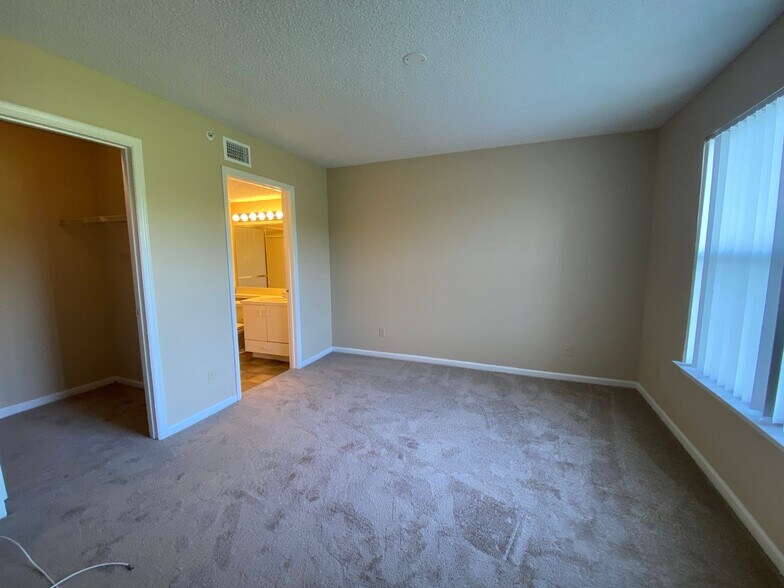 Building Photo - 13525 Eagle Ridge Dr