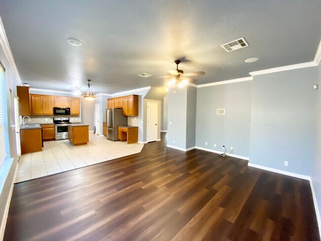 Building Photo - 20412 Farm Pond Ln