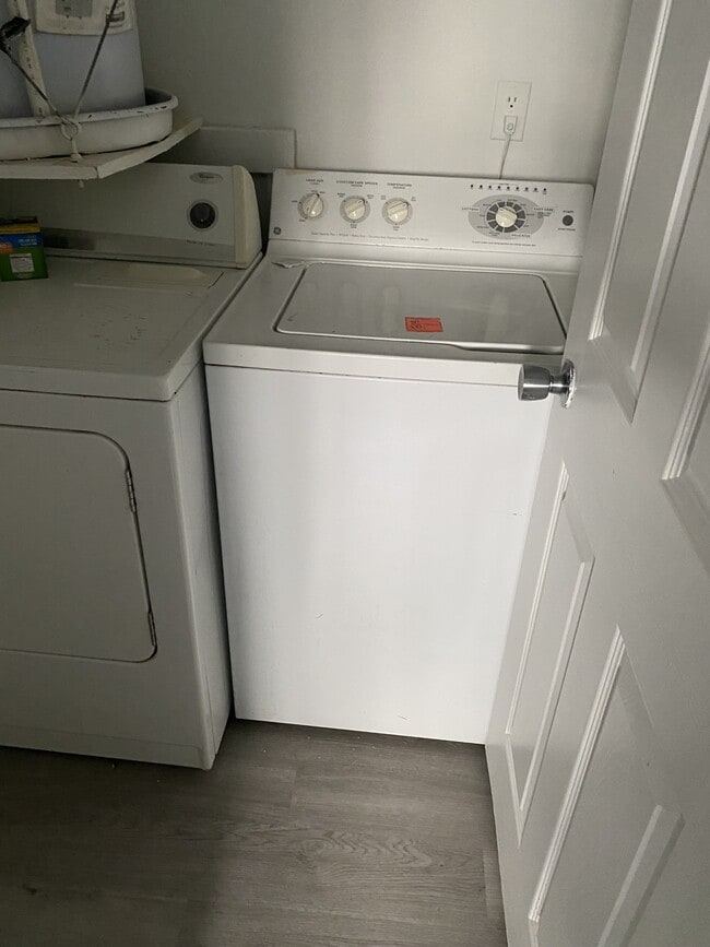 Building Photo - 4094 Dijon Dr