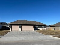 Building Photo - 1-year old, 3 Bedroom Home In Willard School District