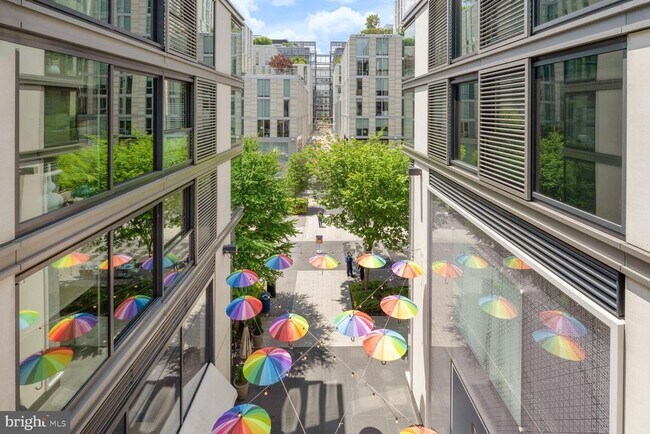 Building Photo - 925 H St NW