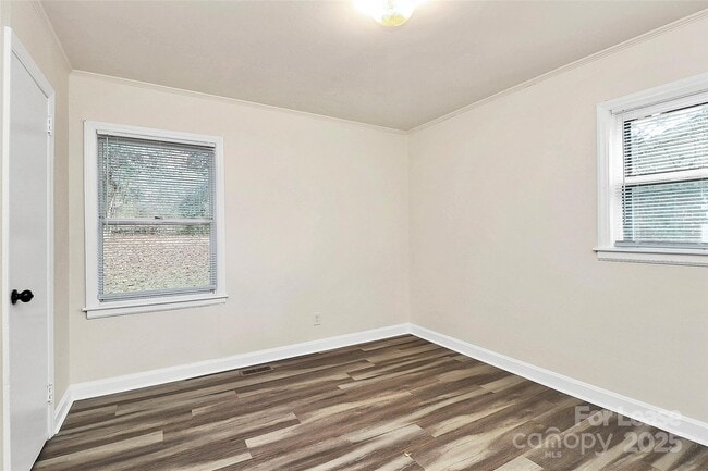 Building Photo - 4132 Blenhein Rd