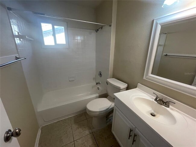 Building Photo - 319 San Miguel St