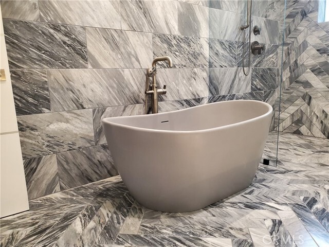 Building Photo - 5710 Hill Oak Dr