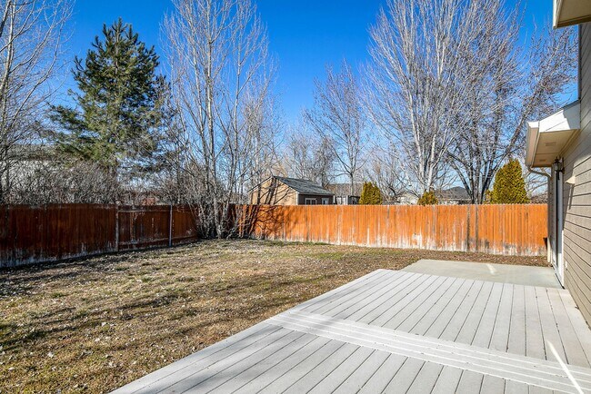 Building Photo - Welcome to Star! Great location 3 bed 2.5 Bath