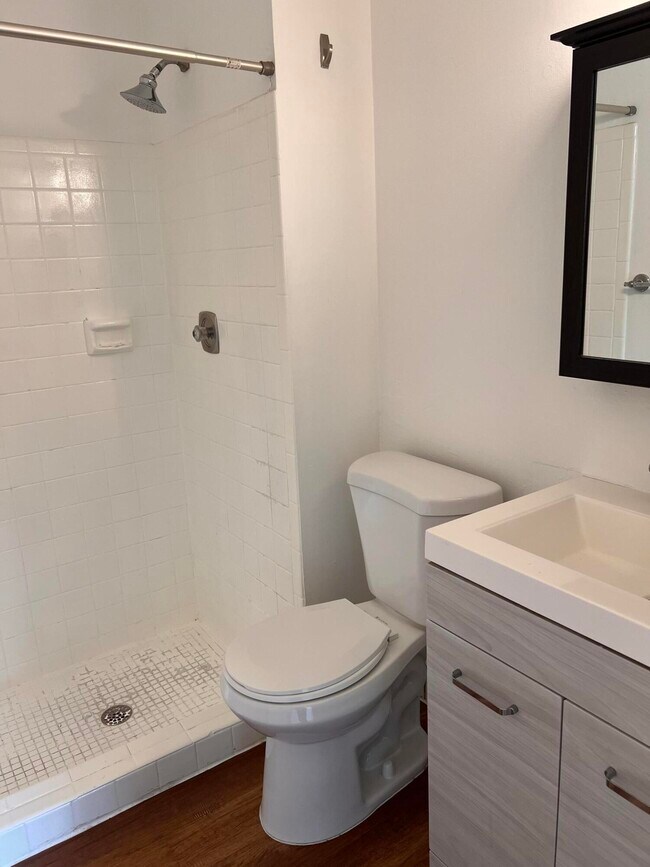 Building Photo - 9596 Richmond Cir